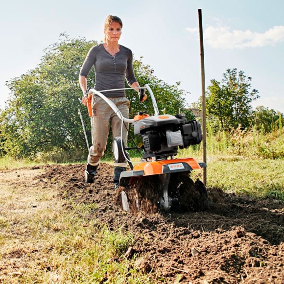 Грунтофреза (мотокультиватор) STIHL MH 445.1 R, ширина захвату 45см (62410113914) Грунтофреза (мотокультиватор) STIHL MH 445.1 R, ширина захвату 45см (62410113914)