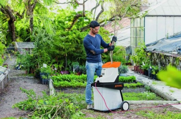 Садовий електроподрібнювач STIHL GHE 140 L (60130111136) Садовий електроподрібнювач STIHL GHE 140 L (60130111136)