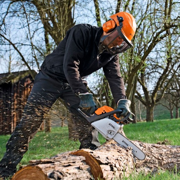 Бензопила STIHL MS 211, 35см (11392000247) Бензопила STIHL MS 211, 35см (11392000247)