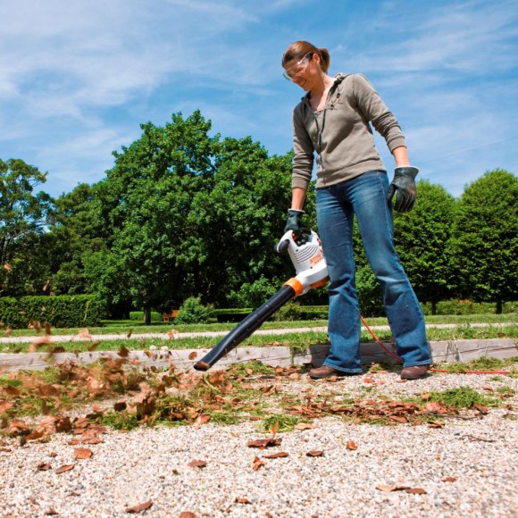 Повітродувка електрична STIHL BGE 81 (48110111551) Повітродувка електрична STIHL BGE 81 (48110111551)