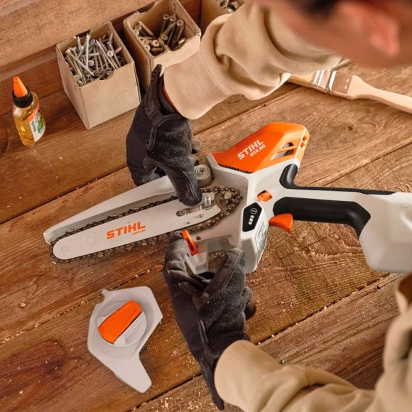 Акумуляторний гілкоріз STIHL GTA 30 SET, 15 см (GA050116918) Акумуляторний гілкоріз STIHL GTA 30 SET, 15 см (GA050116918)