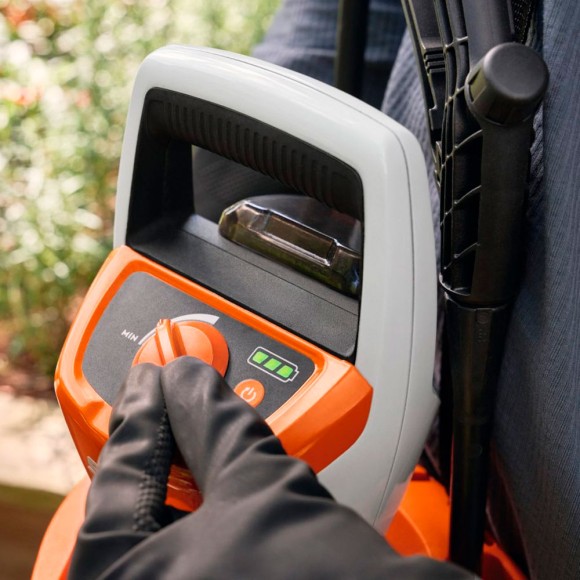 Обприскувач акумуляторний STIHL SGA 30 Set (SA090117014) Обприскувач акумуляторний STIHL SGA 30 Set (SA090117014)