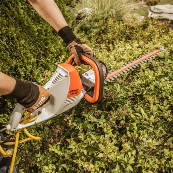 Садові ножиці електричні STIHL HSE 52, ніж 50см (48180113532) Садові ножиці електричні STIHL HSE 52, ніж 50см (48180113532)