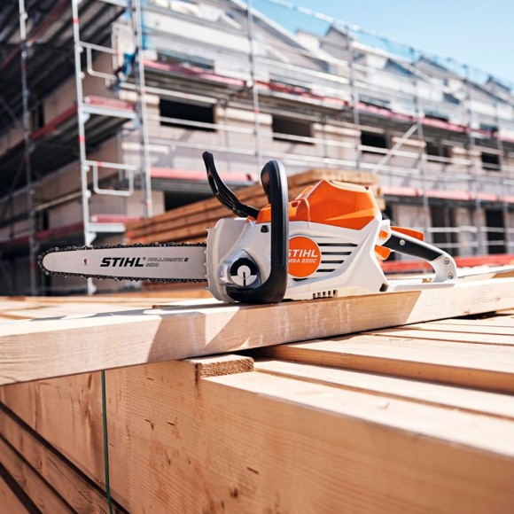 Акумуляторна пила STIHL MSA 200C Pro, 35 см, каркас (MA032000013) Акумуляторна пила STIHL MSA 200C Pro, 35 см, каркас (MA032000013)