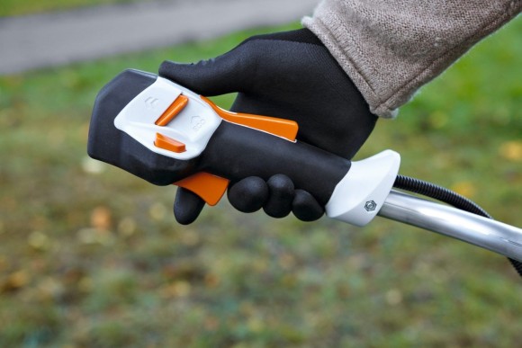 Тример акумуляторний STIHL FSA 120 Pro, 36В, каркас, ніж для трави 230мм-2 (FA082000000)
