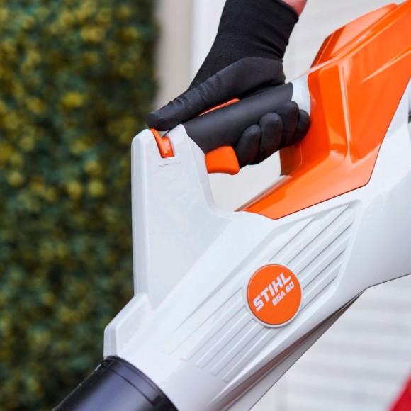 Повітродувка акумуляторна STIHL BGA 60 SET (BA040115948) Повітродувка акумуляторна STIHL BGA 60 SET (BA040115948)
