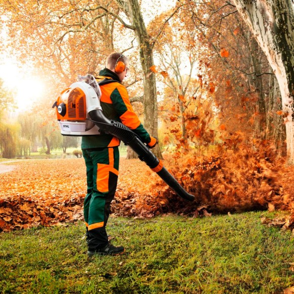 Повітродувка бензинова ранцева STIHL BR 700 (42820111637) Повітродувка бензинова ранцева STIHL BR 700 (42820111637)