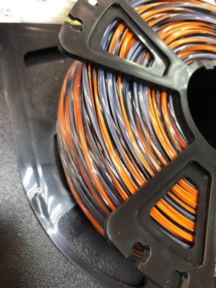 Косильна струна STIHL CF3 PRO 2.4мм x 70м (00009304303) Косильна струна STIHL CF3 PRO 2.4мм x 70м (00009304303)