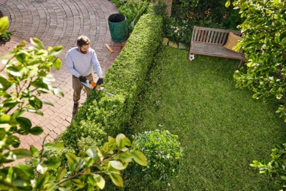 Акумуляторні ножиці STIHL HSA 30, каркас, ніж 45см (HA080113501) Акумуляторні ножиці STIHL HSA 30, каркас, ніж 45см (HA080113501)