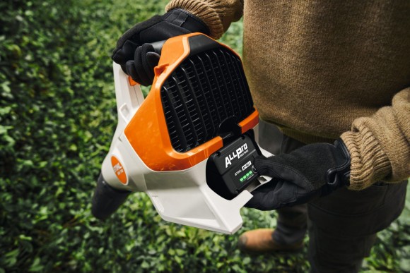 Воздуходувка аккумуляторная STIHL BGA 110 (BA100115904)