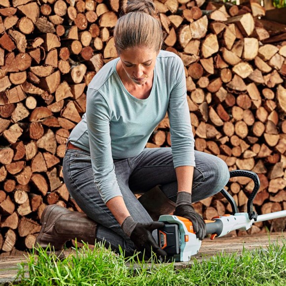 Триммер аккумуляторный STIHL FSA 57 SET, кос.гол. AutoCut C 3-2 (45220115748) Триммер аккумуляторный STIHL FSA 57 SET, кос.гол. AutoCut C 3-2 (45220115748)