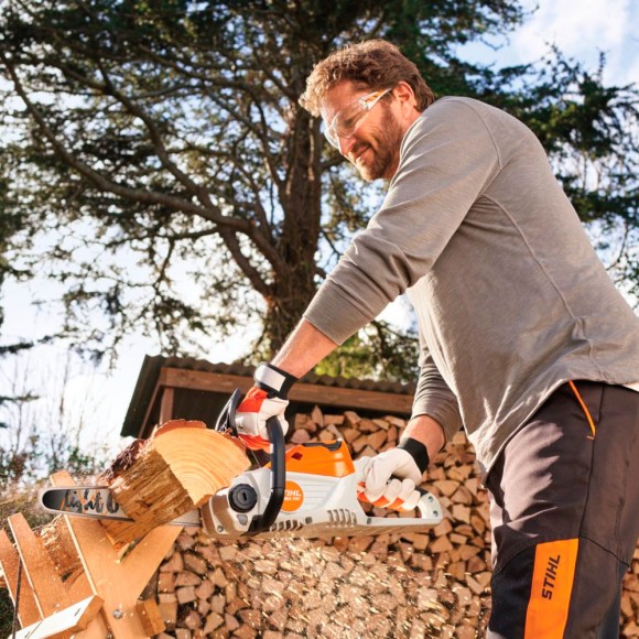 Акумуляторна пила STIHL MSA 70C, 30 см, каркас (MA040115820) Акумуляторна пила STIHL MSA 70C, 30 см, каркас (MA040115820)