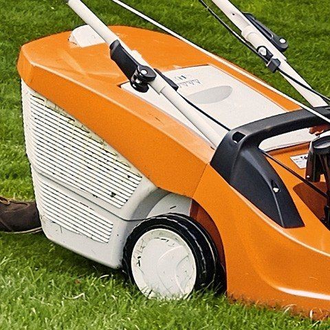 Газонокосилка бензиновая STIHL RM 655.0V, 53см (63740113401) Газонокосилка бензиновая STIHL RM 655.0V, 53см (63740113401)