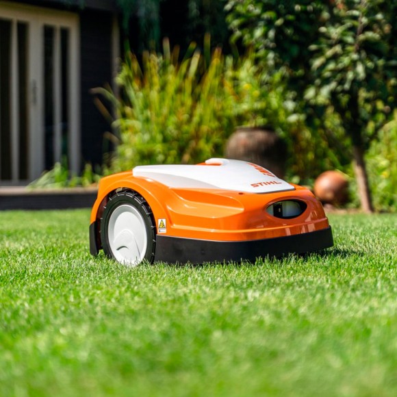 Газонокосилка-робот STIHL RMI 422.2P, 20см (63010121407)
