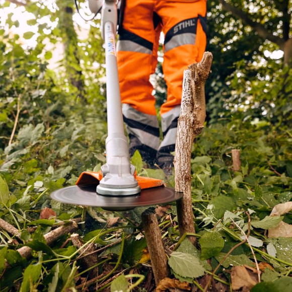 Бензокоса STIHL FS 561C-EM, нож 225мм-долото (41482000222)