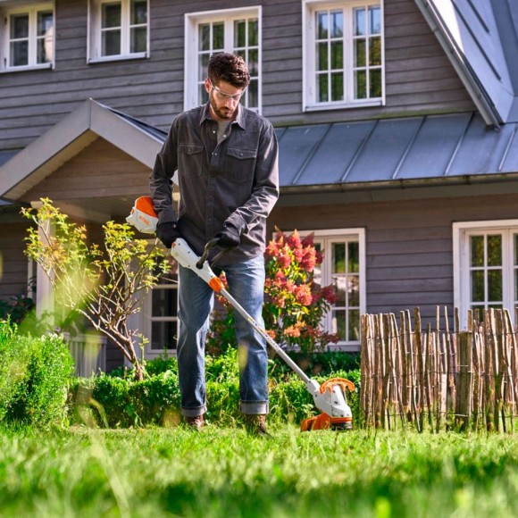 Тример акумуляторний STIHL FSA 50.0 SET (FA110115713)