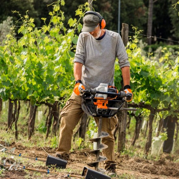 Мотобур STIHL BT 131 (43130112120) Мотобур STIHL BT 131 (43130112120)
