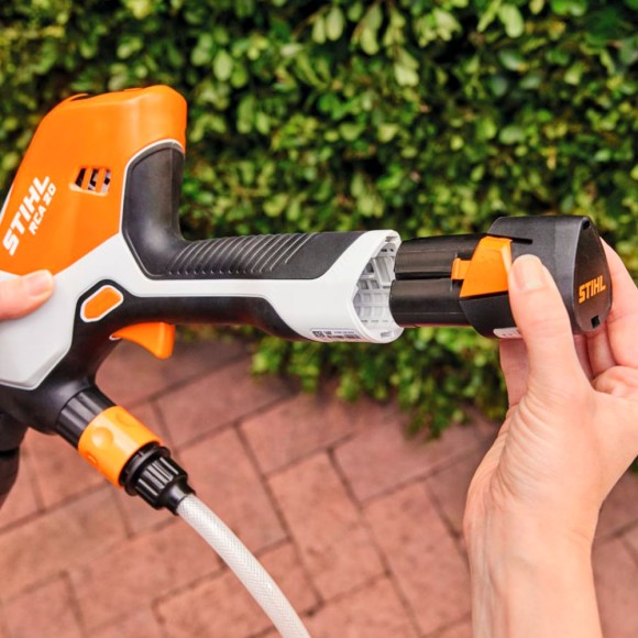 Мойка высокого давления аккумуляторная STIHL RCA 20, каркас, 24 бар (RA020117603) Мойка высокого давления аккумуляторная STIHL RCA 20, каркас, 24 бар (RA020117603)